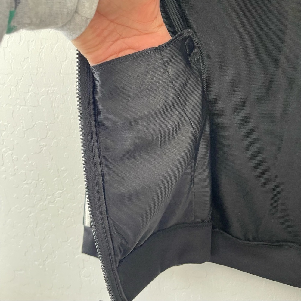 Adidas Women’s Track Jacket White Dazzle Tricot. - Picture 4 of 7